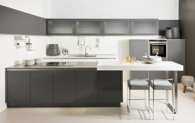 NK7586_Koje_04___Glas_Tec_Satin_17Q___Quarzgrau___Glas_Tec_Satin_17W___WeiSZ-397x250